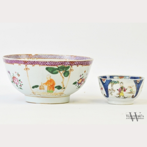 A Pair of Chinese Export Bowls