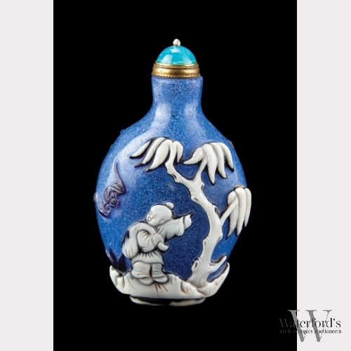 A Blue Snowflake Peking Glass Snuff Bottle