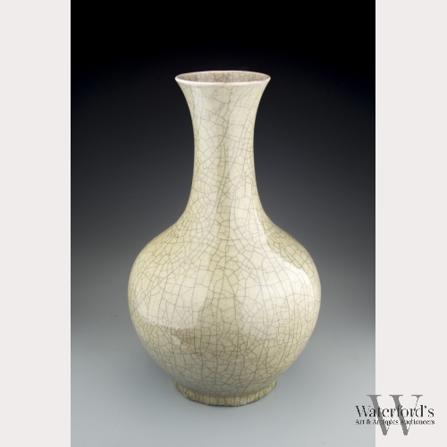 A Ge-Style Porcelain Bottle Vase