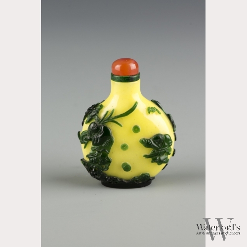 A Chinese Peking Glass Snuff Bottle