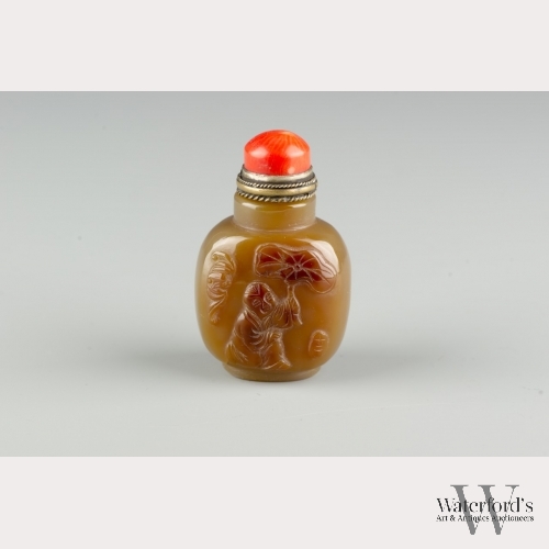 A Chinese Carved Agate Snuff Bottle