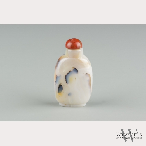 A Chinese Shadow Agate Snuff Bottle