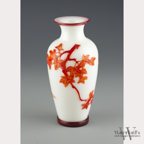 A Chinese Peking Glass Vase, 20th Century